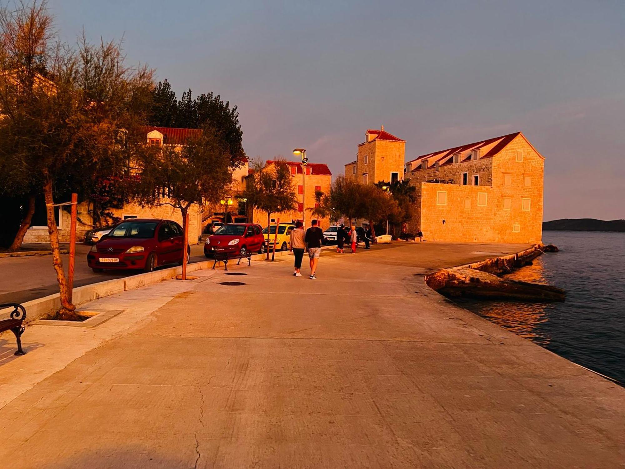 Ruza * Kastela